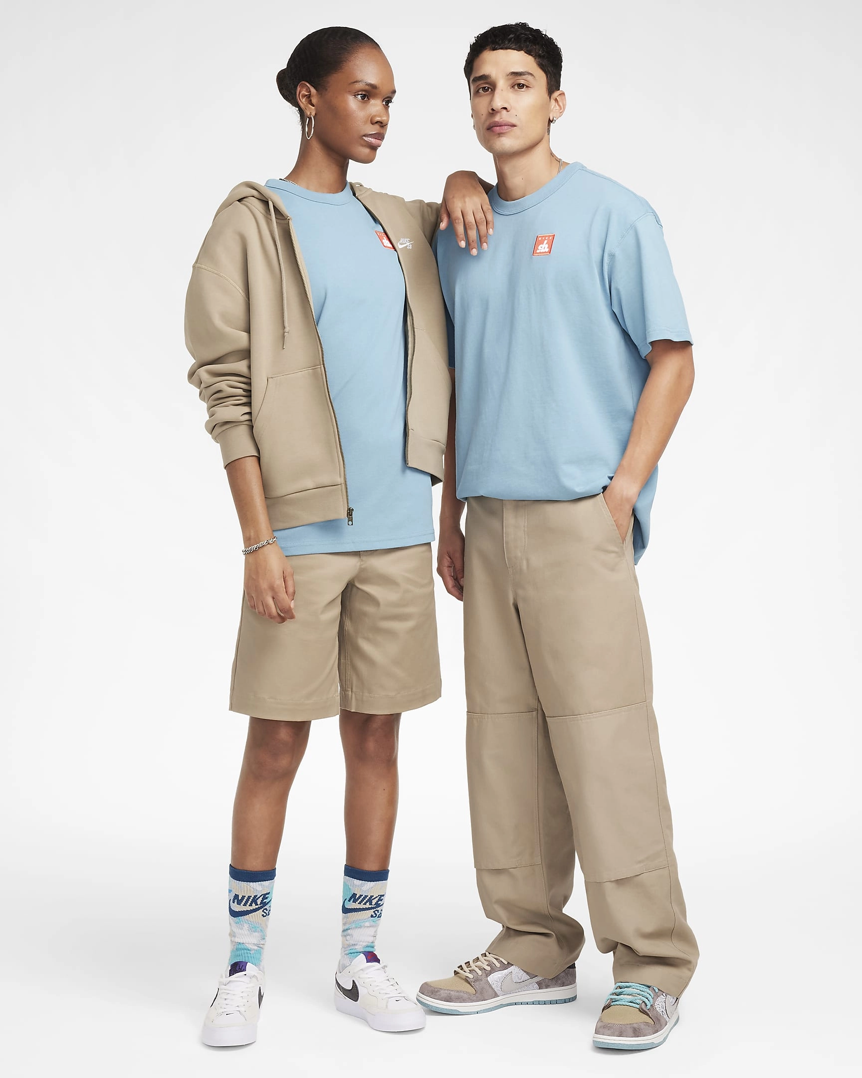 Nike SB Tee : Le style skate qui déchire ! Une sensation cool, un look irrésistible, prêt à rider ou flâner avec classe.
