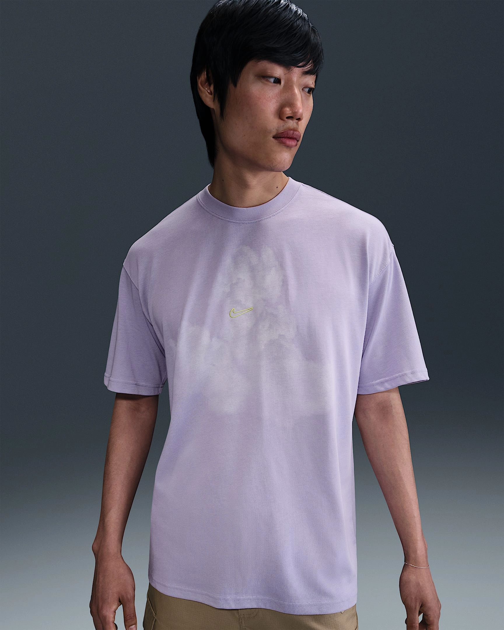 T-shirt Nike Max90 : L'élégance intemporelle revisitée pour un style iconique et confortable.
